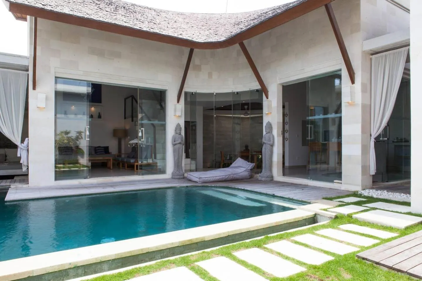 Villa Kmea 4 Seminyak